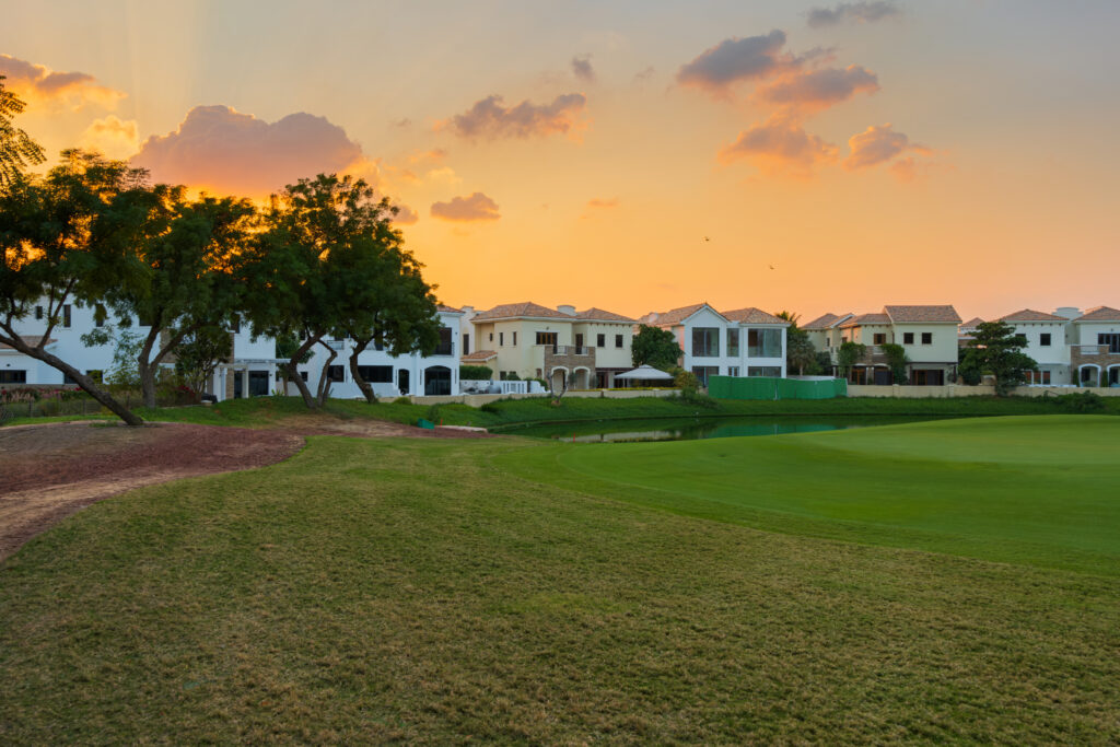 golf course villas dubai